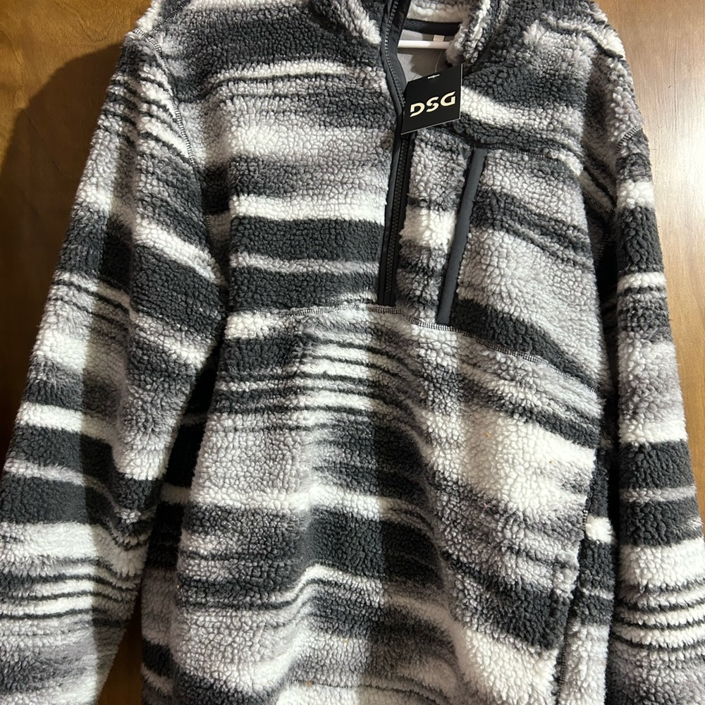 DSG Men's Black and Gray Striped 1/2 zip Fleece